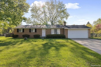 4421 Lawnwood Ln, Burton, MI 48529