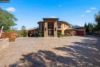 8 Quiet Country Ln, Danville, CA 94526