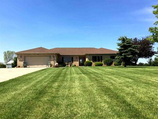 928 W Albion St, Avilla, IN 46710