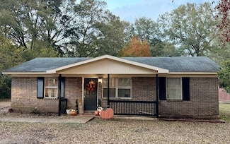 8 Cedar Dr, Camden, AL 36726