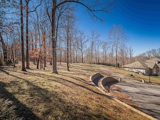 435 Mannington Ct, Evansville, IN 47711