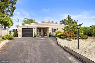 44 N Captains Dr, Little Egg Harbor Township, NJ 08087