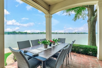 13625 Lakeside Place Dr, Willis, TX 77318