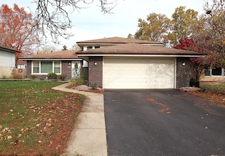 6318 Barbara Ave, Tinley Park, IL 60477