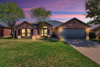 624 Douglas Dr, Mansfield, TX 76063