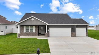 3553 Chippewa Dr, Belleville, IL 62221