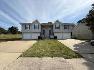 10727 N Kenwood Ave, Kansas City, MO 64155