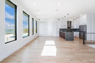 33 Suburbia Ct Unit A, Jersey City, NJ 07305