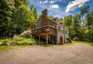 58 Johnnycake St, Manchester Center, VT 05255