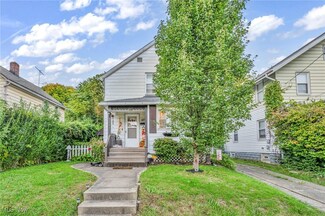 977 W Hopocan Ave, Barberton, OH 44203