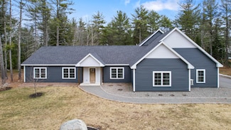 10 Graystone Dr, Hampden, ME 04444