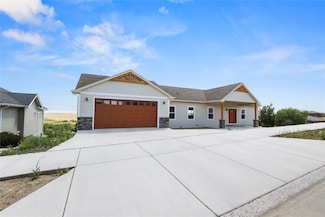 1909 Whispering Ridge Dr, Great Falls, MT 59405