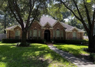 12 Robin Trail, Conroe, TX 77304