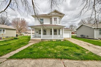 215 W Buchanan St, Winterset, IA 50273