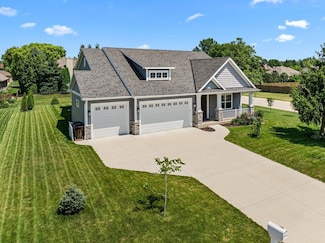 910 Horner Dr, Racine, WI 53402