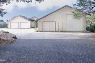 3395 Highway 101 N, Yachats, OR 97498