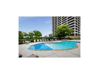 700 W 31st St Unit 304, Kansas City, MO 64108