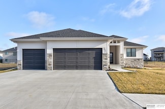 5831 N 169th St, Omaha, NE 68116