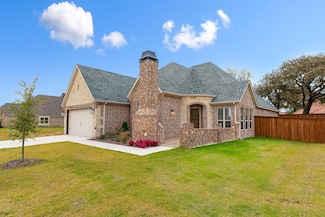 1300 Highland Park Cir, Granbury, TX 76048