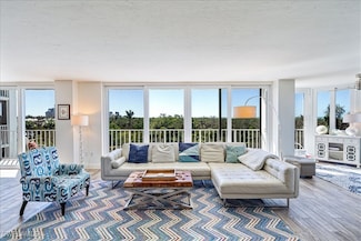 6361 Pelican Bay Blvd Unit 305, Naples, FL 34108