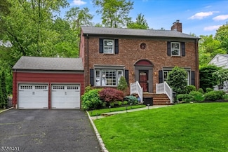 15 Glenside Dr, West Orange, NJ 07052