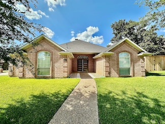 1301 Royal Palm Ln, Carrollton, TX 75007