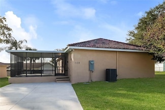 108 Lantern Ln, Deland, FL 32720