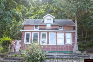1135 N 7th St, Mankato, MN 56001