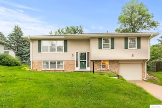3809 N 94th St, Omaha, NE 68134