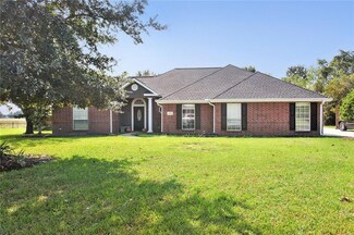 1133 Oakleaf Ln, Lake Charles, LA 70605