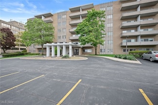 3167 Linden Rd Unit 201, Rocky River, OH 44116