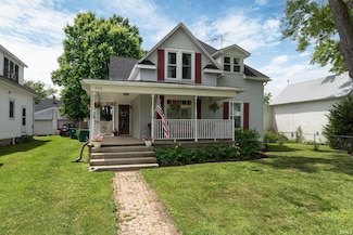 102 E Peterson St, Otterbein, IN 47970
