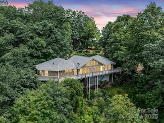 698 Youngs Mountain Dr, Lake Lure, NC 28746