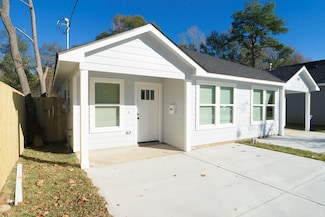 308 S 12th St Unit A, Conroe, TX 77301