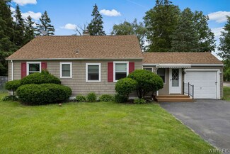 8291 Laughlin Dr, Niagara Falls, NY 14304