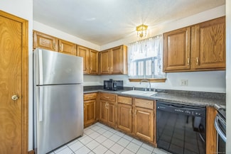 757 Lake Ave Unit 3, Bristol, CT 06010