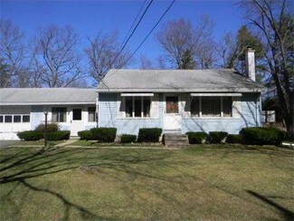 118 State St, Palmer, MA 01069