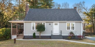 119 Peckham Ln, Coventry, RI 02816