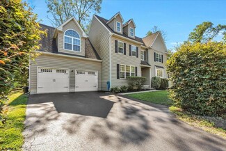 601 8th St, Riverton, NJ 08077