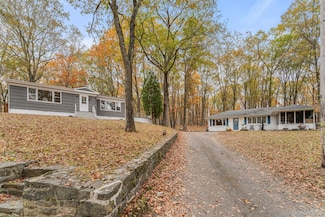 54-58 de Liso Ln, Mahopac, NY 10541