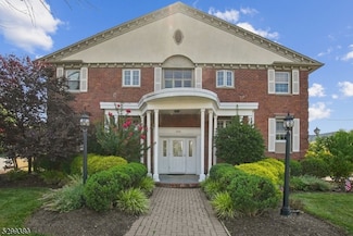 206 Main St Unit 1, Millburn, NJ 07041