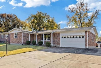 25 Willow Way, Saint Charles, MO 63304
