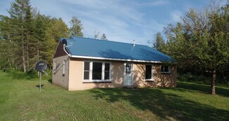 5059 S Pine River Rd, St. Ignace, MI 49781