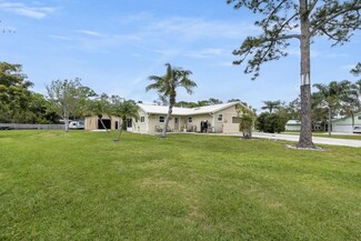 2103 SE Meadowbrook Rd, Stuart, FL 34997