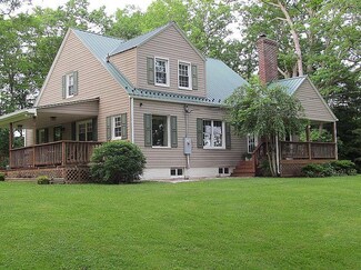 327 Pocahontas St, Rupert, WV 25984