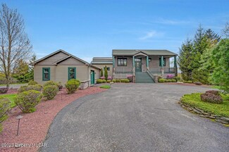 80 Loop Rd, Mountain Top, PA 18707