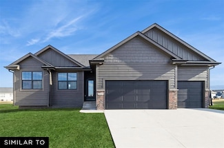 2605 SE Florence Dr, Waukee, IA 50263