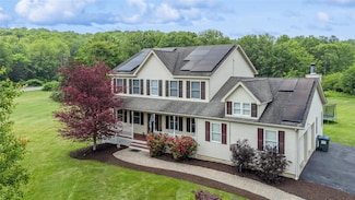 4 Natchu Ct, Salisbury Mills, NY 12577