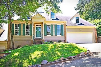 54 Windsor Ct, Little Rock, AR 72212