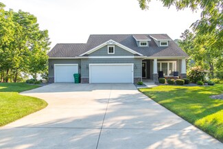 65046 N Peninsula Dr, Cassopolis, MI 49031